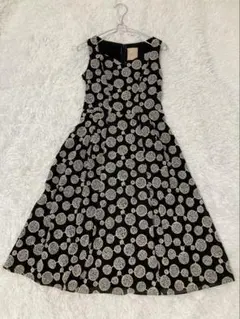 美シルエット. 高級シビラ Sybilla 総柄 ロングフレアワンピース 裏地付 美シルエット. 高級シビラ Sybilla 総柄 ロングフレアワンピース 裏地