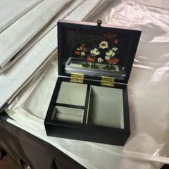 ディズニー　ミッキー＆ミニー 木製ジュエリーボックス　オルゴール付