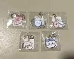 ★ 《ちいかわ》HOTなミニアクリルチャーム　5種セット