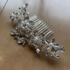 花とパールのシルバー ヘアコーム　ヘアアクセサリー　ブライダル　ヘッドドレス