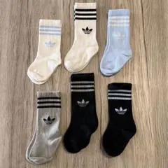 美品）アディダス　ベビーソックス　12-13cm