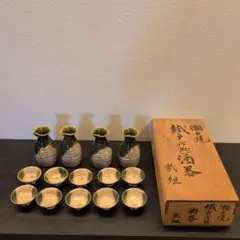 瀬戸焼 織部 酒器揃 加藤作助 作　徳利4客・盃10客 瀬戸焼 織部 酒器揃 加藤作助 作 徳利4客・盃10客 - メルカリ