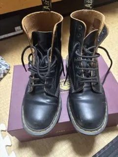 Dr. Martens ブラック MIE 1460 8 ホール ブーツ