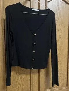 ZARA ブラック フェイクボタン付き薄手ニット