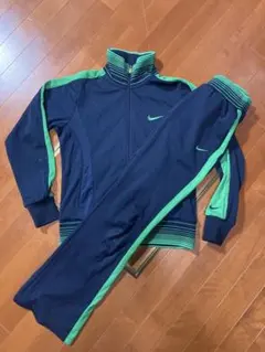 ナイキ　レディースジャージ