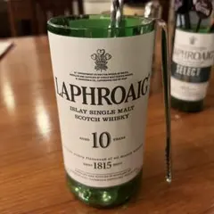 【LAPHROAIG】 28年　空き瓶　専用箱 LAPHROAIG】 28年 空き瓶 専用箱 - メルカリ