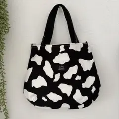 気まぐれセール！牛さん　ラウンドトートバッグ　ハンドメイドバッグ