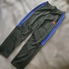adidas 黒 ジャージ 青ストライプ