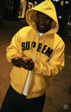 2026年最新】supreme アーチロゴ パーカーの人気アイテム - メルカリ