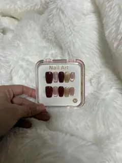 新品】ネイルチップ Mサイズ ボルドー マグネット ニュアンス 粘着シール