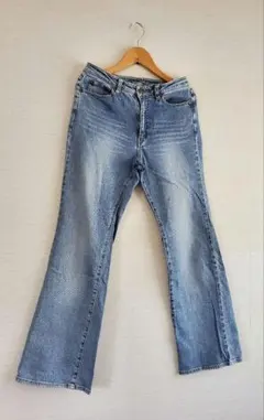 フレアデニムパンツ☆デニムパンツ☆おしゃれ☆大人気☆送料無料☆送料込み☆