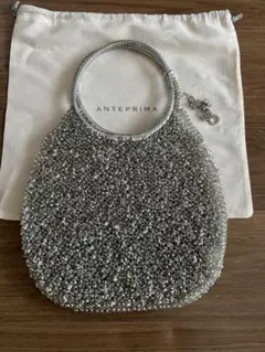 アンテプリマワイヤーバッグシルバー　ラウンド　縦型　チャーム付き