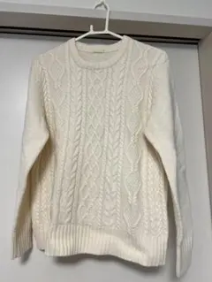 GU ケーブル編み ホワイトセーター M