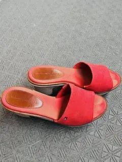 トミーヒルフィガー 赤 スライドサンダル