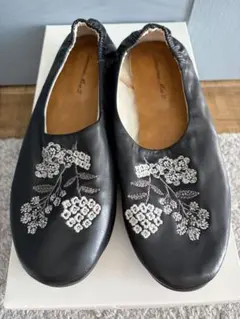 Samansa Mos2 花柄刺繍フラットシューズ 黒Lサイズ24センチのサムネイル