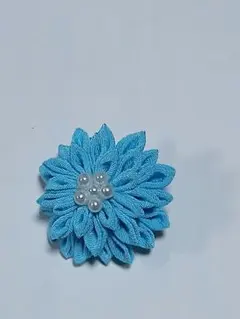 つまみ細工 コサージュ 水色