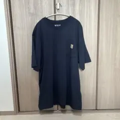 Carhartt ワンポイントロゴ　ポケ付き半袖Tシャツ　ネイビー