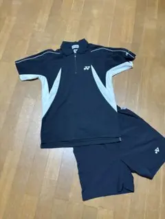 YONEX ポロシャツとショートパンツ セット 黒