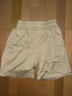 ベージュ ゴムウエスト ショートパンツ