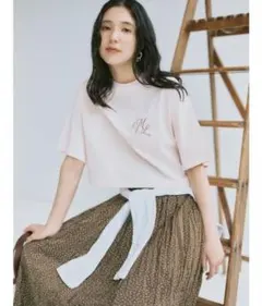 【新品】人気商品 限定カラー Mila owen ハイラインモノグラムＴシャツのサムネイル