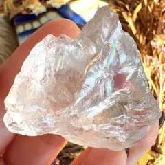 持つ方を選ぶ石♥神秘レムリアンシードクォーツ…☪︎*。꙳ 更に龍神様が潜む虹入り♥