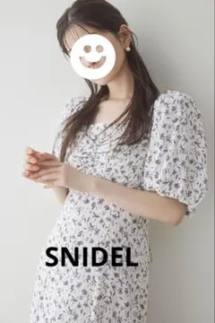 【超美品】SNIDEL レーヨンパフプリントワンピース