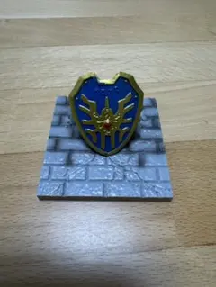 びっくらたまごドラゴンクエスト　たからばこをあけた！編　ロトのたて