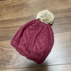 ワインレッドニット帽