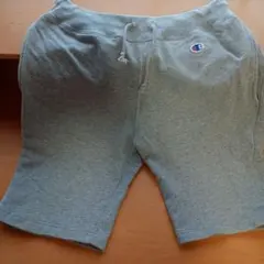Champion グレー ショートパンツ