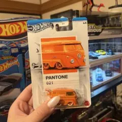 ホットウィール　クールコンビ　パントーン　シルバーシリーズ　ミニカー　おもちゃ