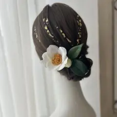 成人式　白　椿の髪飾り 金箔ヘアアクセサリーセットのサムネイル