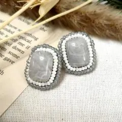 ビーズ刺繍　ピアス