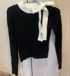 リボン付き黒白リブ編み長袖セーター