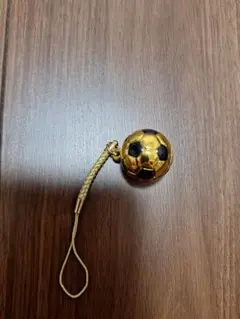 サッカーボール型 鈴 ストラップ ゴールド