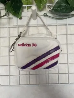 ラウンドバック アディダス