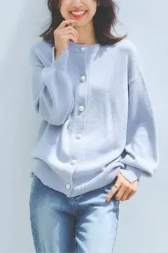 美品IEDITイディット　パールボタン　ニットカーディガンL水色ブルーセーターのサムネイル