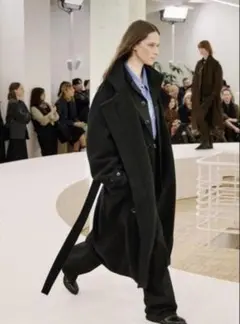 2025年最新】LEMAIRE チェスターコートの人気アイテム - メルカリ