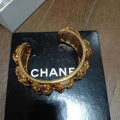 CHANEL ゴールドカラー バングルのサムネイル