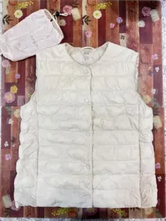 UNIQLO⭐️PUFFTECH⭐️アイボリー ⭐️ダウンベスト 収納袋付き