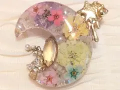 ハンドメイド　レジン　三日月型　ヘアクリップ　メルヘンカラー