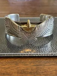 ファーストアローズ　イーグルM唐草彫バングル