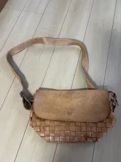 fes 編み込みレザーショルダーバッグ