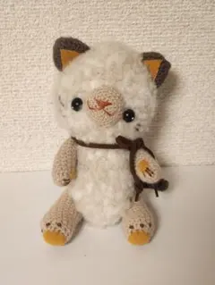 一緒におでかけ♪キジ白猫さんのあみぐるみ - メルカリ