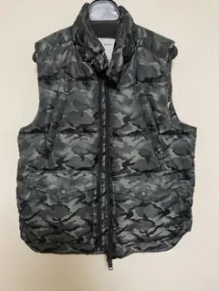 カモフラージュ柄 ダウンベスト フード付き
