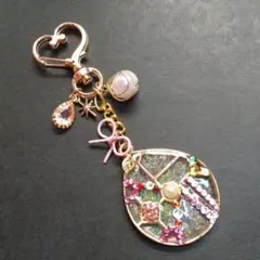 レジン　輝く雫　キラキラ　バッグチャーム　キーホルダー　リボン