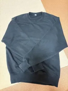 黒のトレーナーレディース