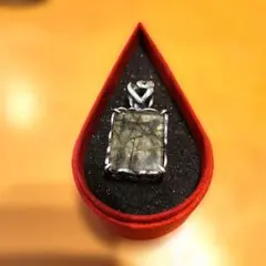 uzu ペンダントトップ　アクセサリー