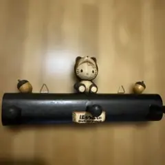 レア 木彫り 鮭を咥えたクマに乗るハローキティ サンリオ - メルカリ