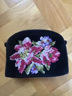 【FELIER】花柄刺繍ポーチ（マチ付き）