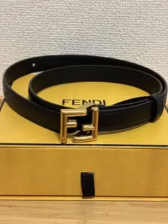FENDI FF ベルト ブラック レザーのサムネイル